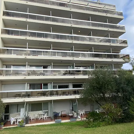 En Classe 2 Etoiles Au Bord De 4 Couchages Avec Lit Superpose Et Au Salon Un Canape Convertible Et Piscine A 300 M Des Transports Communs,gare Ferroviaire,commerces Et Plages *