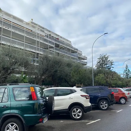 En Classe 2 Etoiles Au Bord De 4 Couchages Avec Lit Superpose Et Au Salon Un Canape Convertible Et Piscine A 300 M Des Transports Communs,gare Ferroviaire,commerces Et Plages Lejlighed Antibes