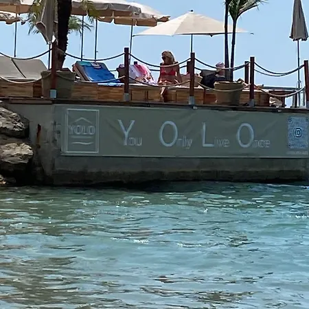 En Classe 2 Etoiles Au Bord De 4 Couchages Avec Lit Superpose Et Au Salon Un Canape Convertible Et Piscine A 300 M Des Transports Communs,gare Ferroviaire,commerces Et Plages