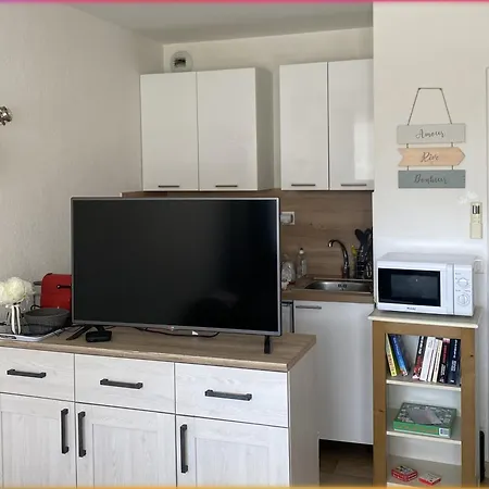 公寓 En Classe 2 Etoiles Au Bord De 4 Couchages Avec Lit Superpose Et Au Salon Un Canape Convertible Et Piscine A 300 M Des Transports Communs,gare Ferroviaire,commerces Et Plages *