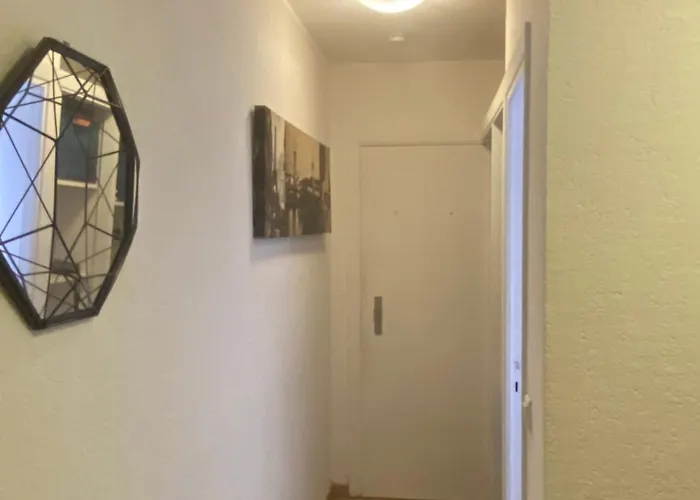 En Classe 2 Etoiles Au Bord De 4 Couchages Avec Lit Superpose Et Au Salon Un Canape Convertible Et Piscine A 300 M Des Transports Communs,gare Ferroviaire,commerces Et Plages *