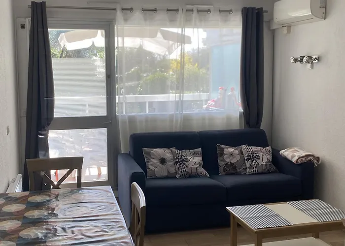 En Classe 2 Etoiles Au Bord De 4 Couchages Avec Lit Superpose Et Au Salon Un Canape Convertible Et Piscine A 300 M Des Transports Communs,gare Ferroviaire,commerces Et Plages 公寓 *